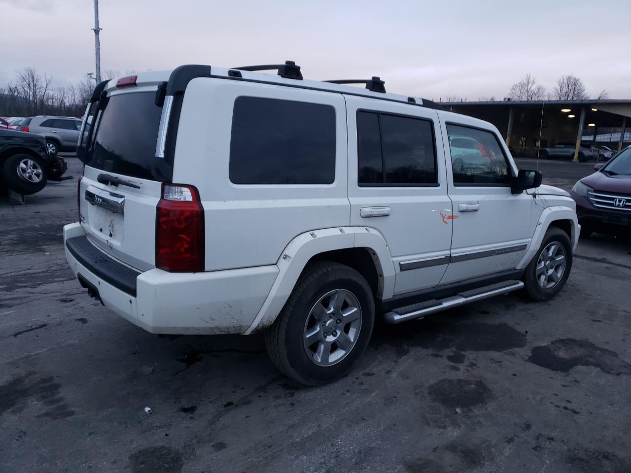 Image 3 of 2008 JEEP COMMANDER LIMITED 2008 with VIN 1J8HG58N18C210587