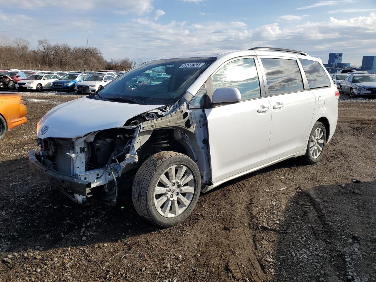 Obraz 1 z 2012 TOYOTA SIENNA LE 2012 z VIN 5TDJK3DC0CS037152