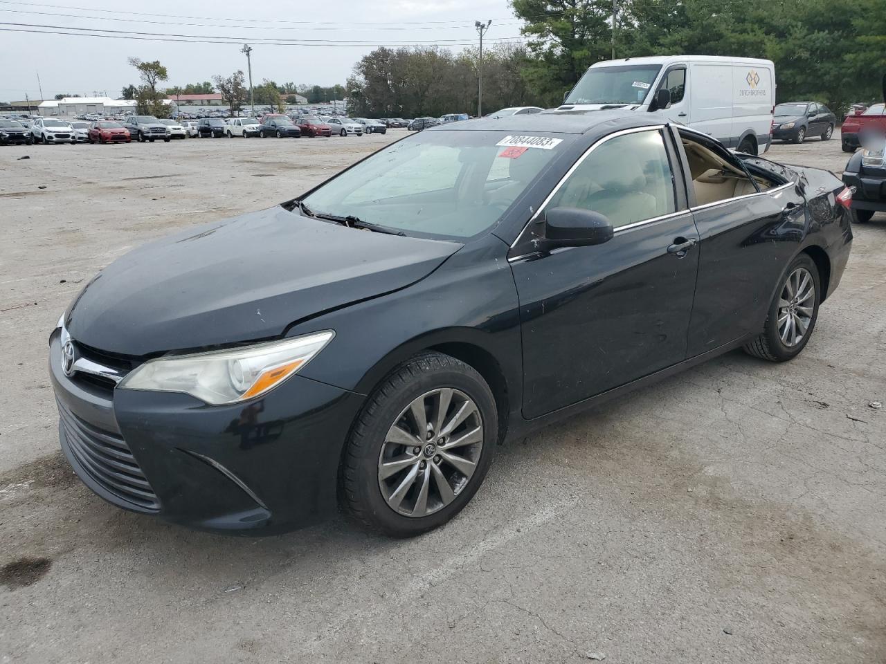 Obraz 1 z 2015 TOYOTA CAMRY LE 2015 z VIN 4T4BF1FK5FR446475