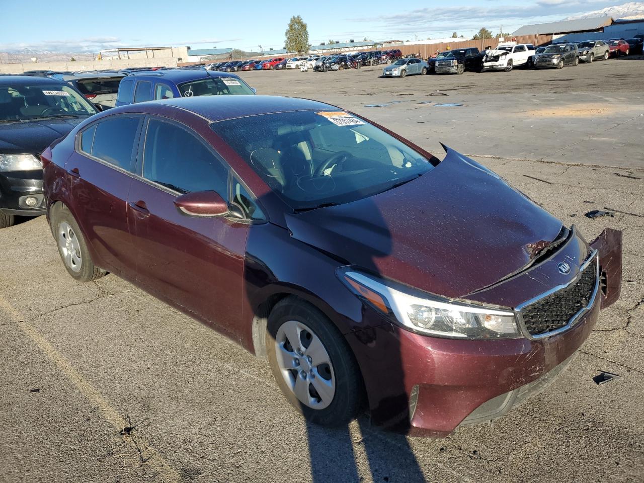 Изображение 2 2018 KIA FORTE LX 2018 с VIN 3KPFL4A73JE230578