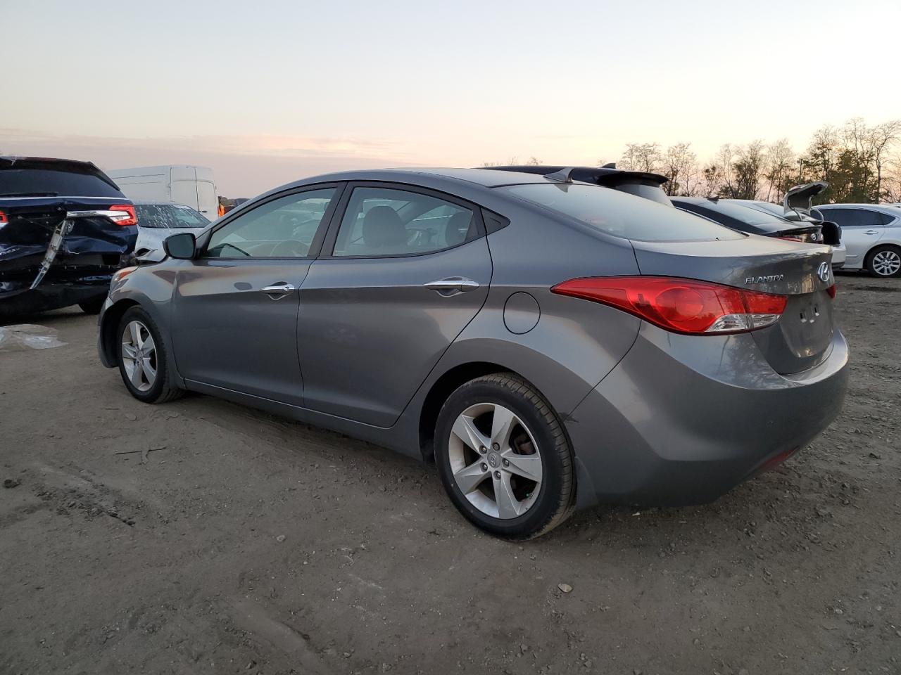 Obraz 2 z 2013 HYUNDAI ELANTRA GLS 2013 z VIN 5NPDH4AE6DH294167