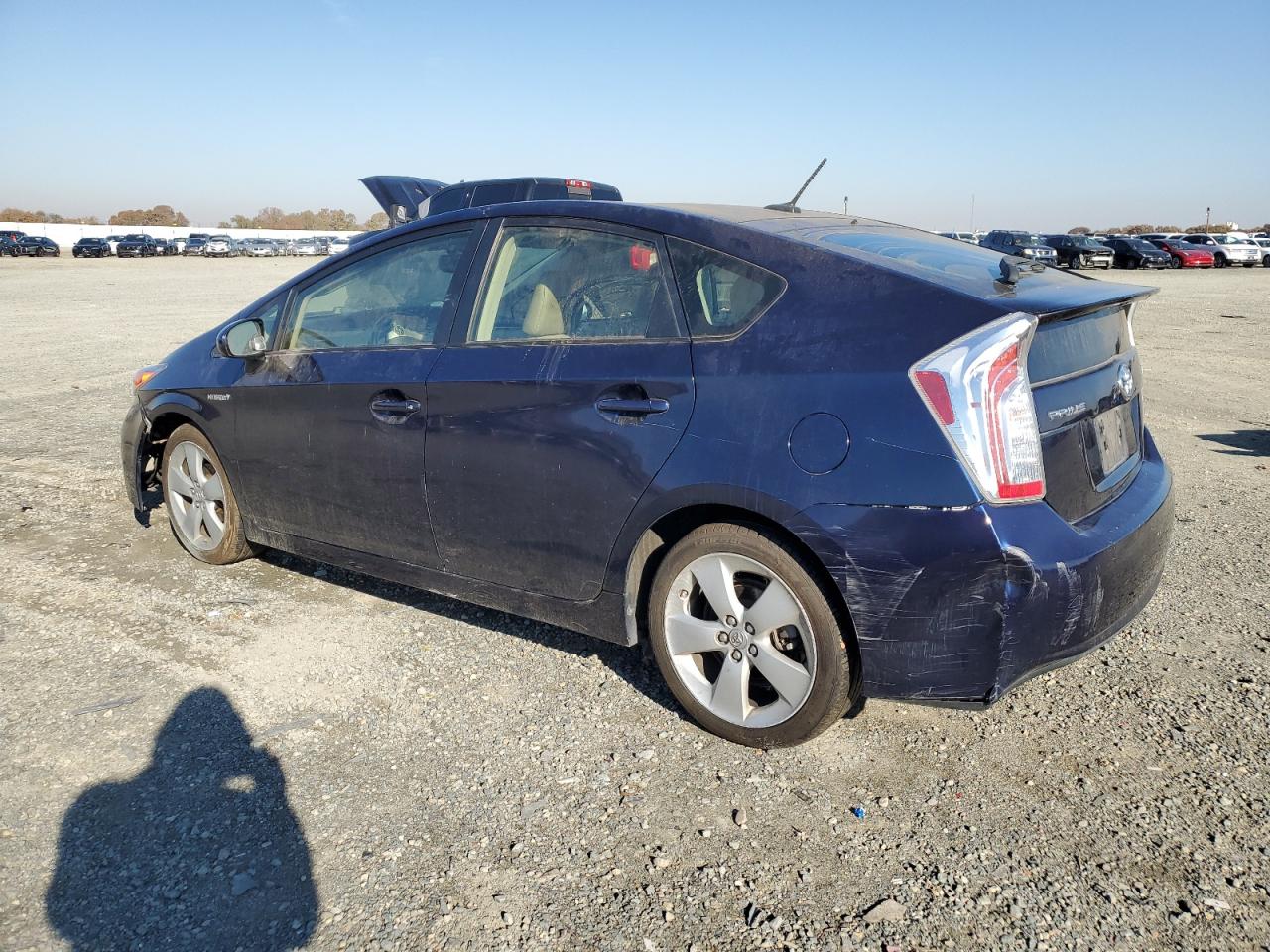 Image 2 of 2015 TOYOTA PRIUS  2015 with VIN JTDKN3DU9F1904232