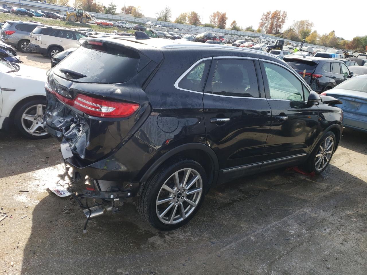 Image 3 of 2019 LINCOLN MKC RESERVE 2019 with VIN 5LMCJ3C98KUL38725