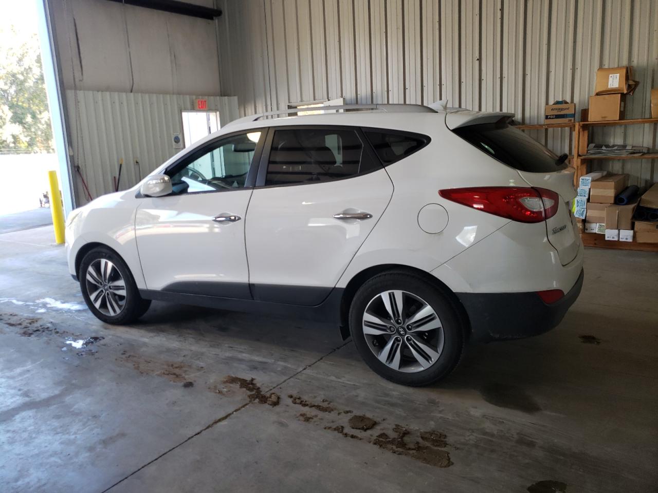 Image 2 of 2015 HYUNDAI TUCSON LIMITED 2015 with VIN KM8JU3AG8FU117344