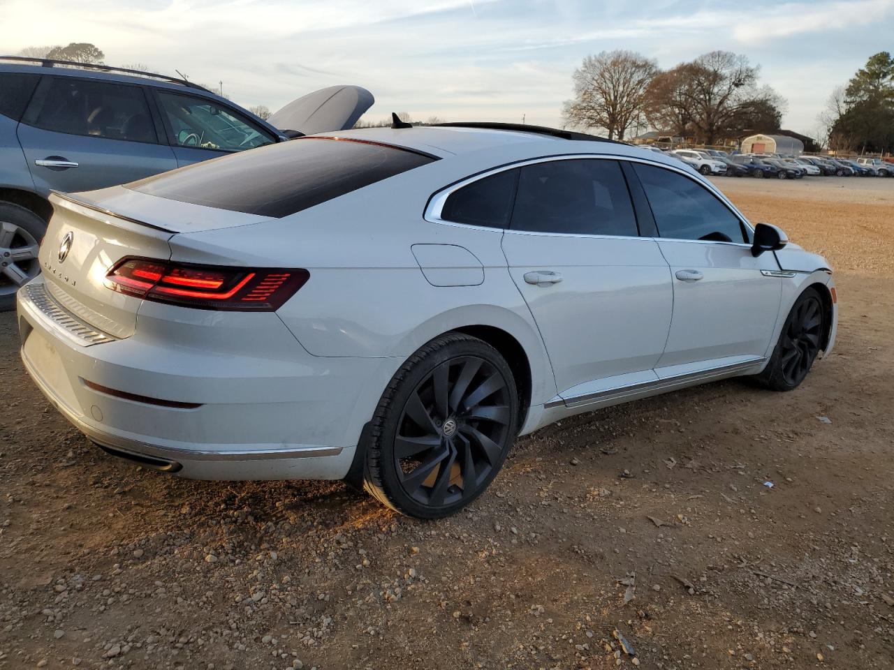 Image 3 of 2019 VOLKSWAGEN ARTEON SEL 2019 with VIN WVWHR7AN7KE031344