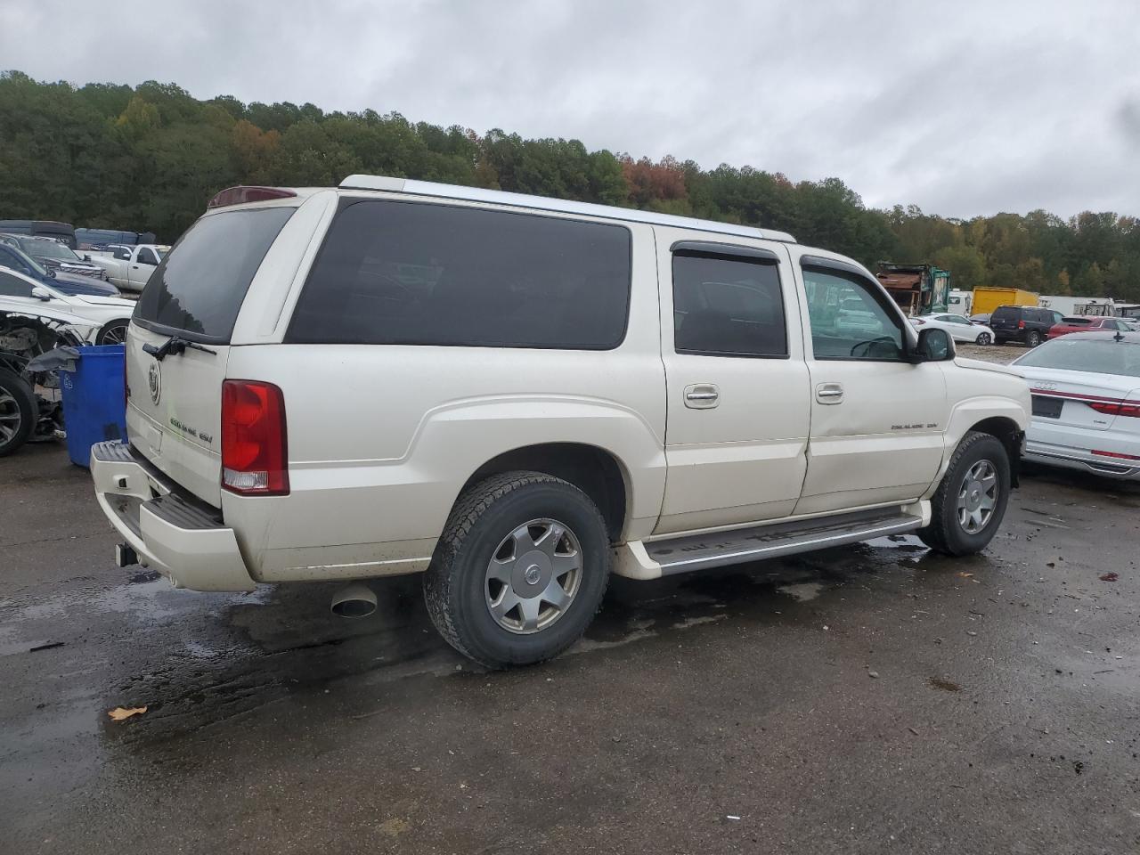 Image 3 of 2004 CADILLAC ESCALADE ESV 2004 with VIN 3GYFK66N04G184460
