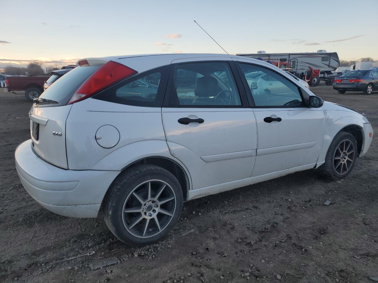 Изображение 3 2006 FORD FOCUS ZX5 2006 с VIN 1FAHP37N66W179982