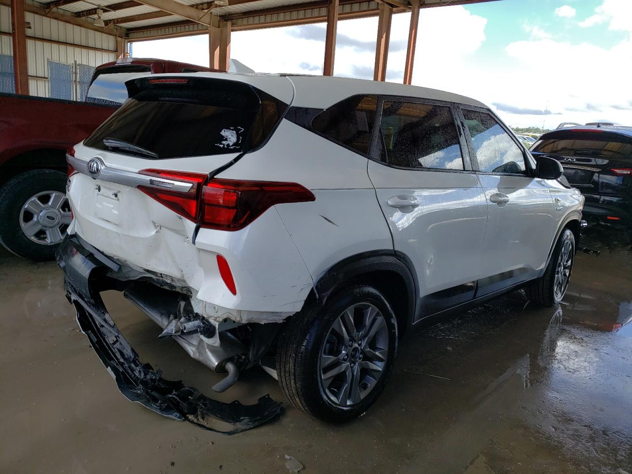 Obraz 3 z 2021 KIA SELTOS LX 2021 z VIN KNDEPCAA0M7043695