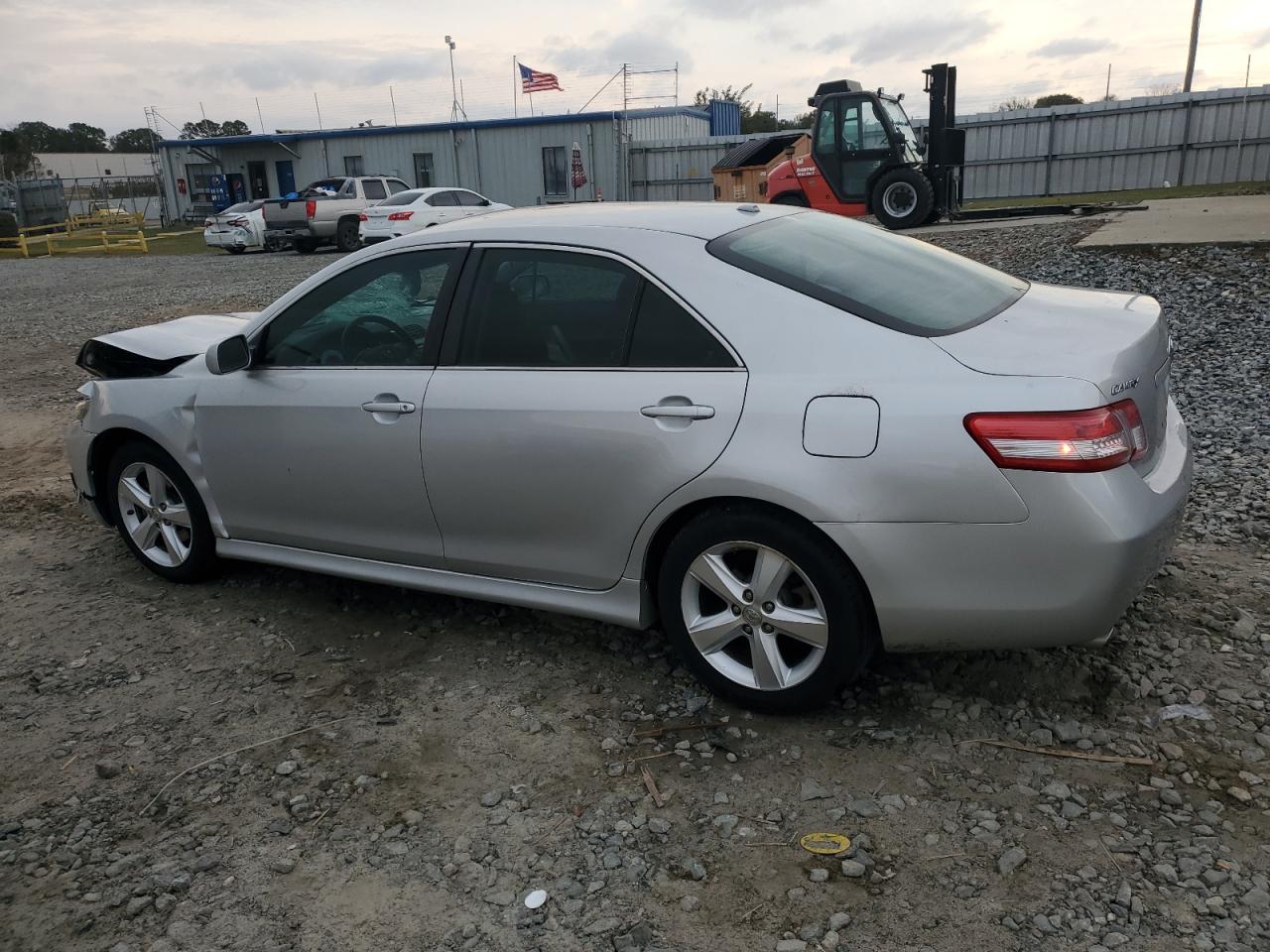 Obraz 2 z 2010 TOYOTA CAMRY BASE 2010 z VIN 4T1BF3EK7AU503551