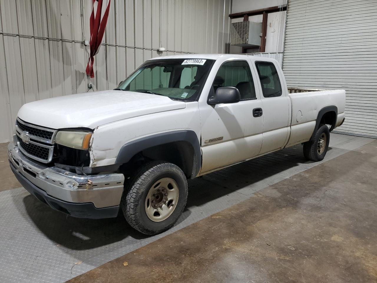 Image 1 of 2006 CHEVROLET SILVERADO C2500 HEAVY DUTY 2006 with VIN 1GCHC29U26E195381