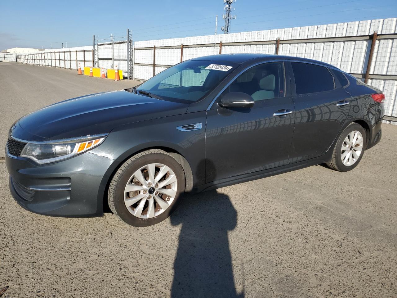 Obraz 1 z 2016 KIA OPTIMA LX 2016 z VIN 5XXGT4L38GG045683