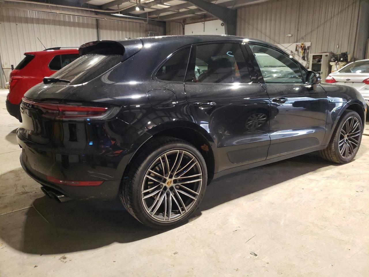 Image 3 of 2019 PORSCHE MACAN S 2019 with VIN WP1AB2A57KLB33309