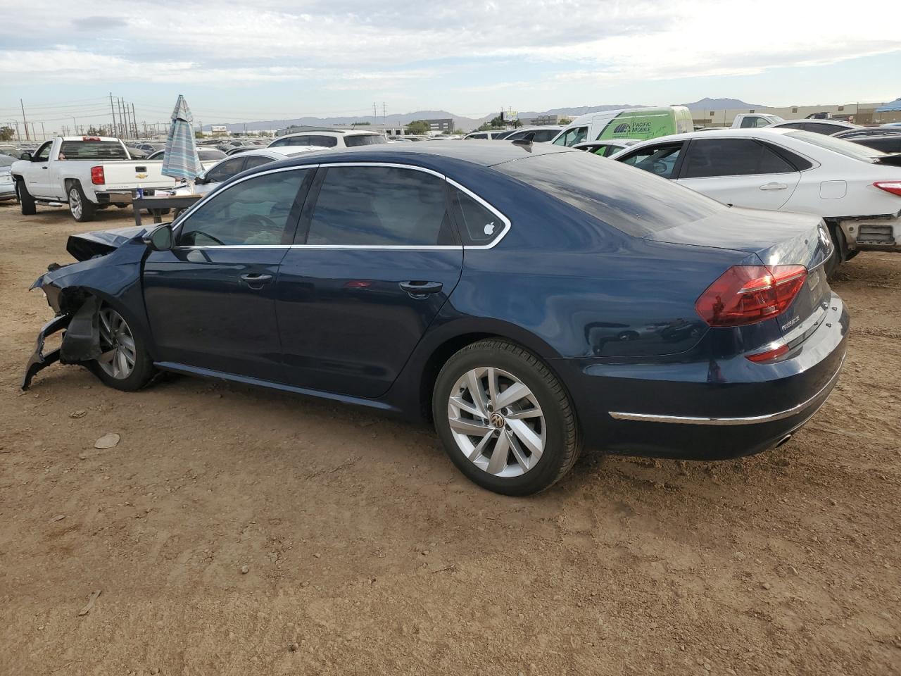 Изображение 2 2018 VOLKSWAGEN PASSAT SE 2018 с VIN 1VWBA7A33JC007335
