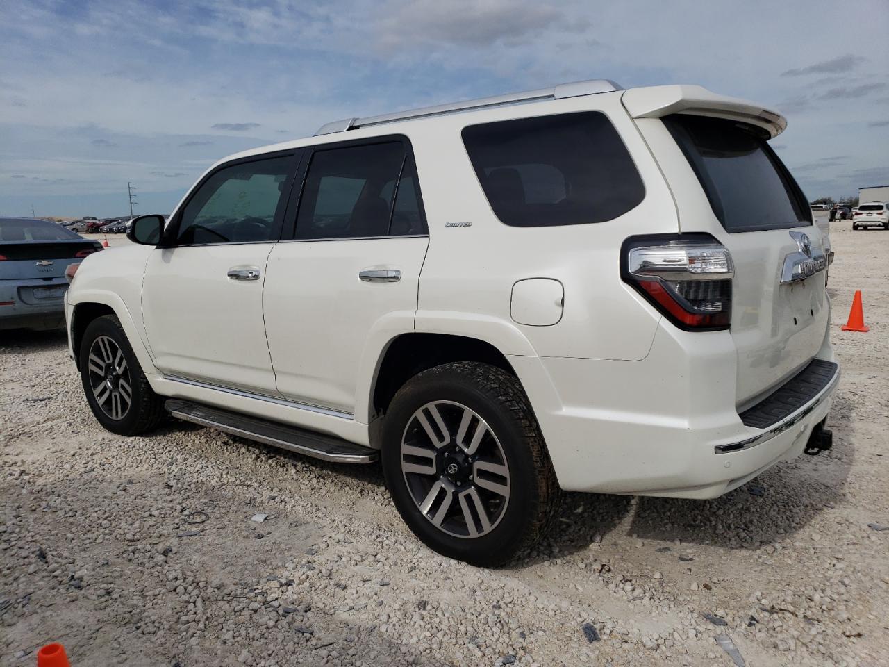 Изображение 2 2016 TOYOTA 4RUNNER SR5/SR5 PREMIUM 2016 с VIN JTEBU5JR4G5327551