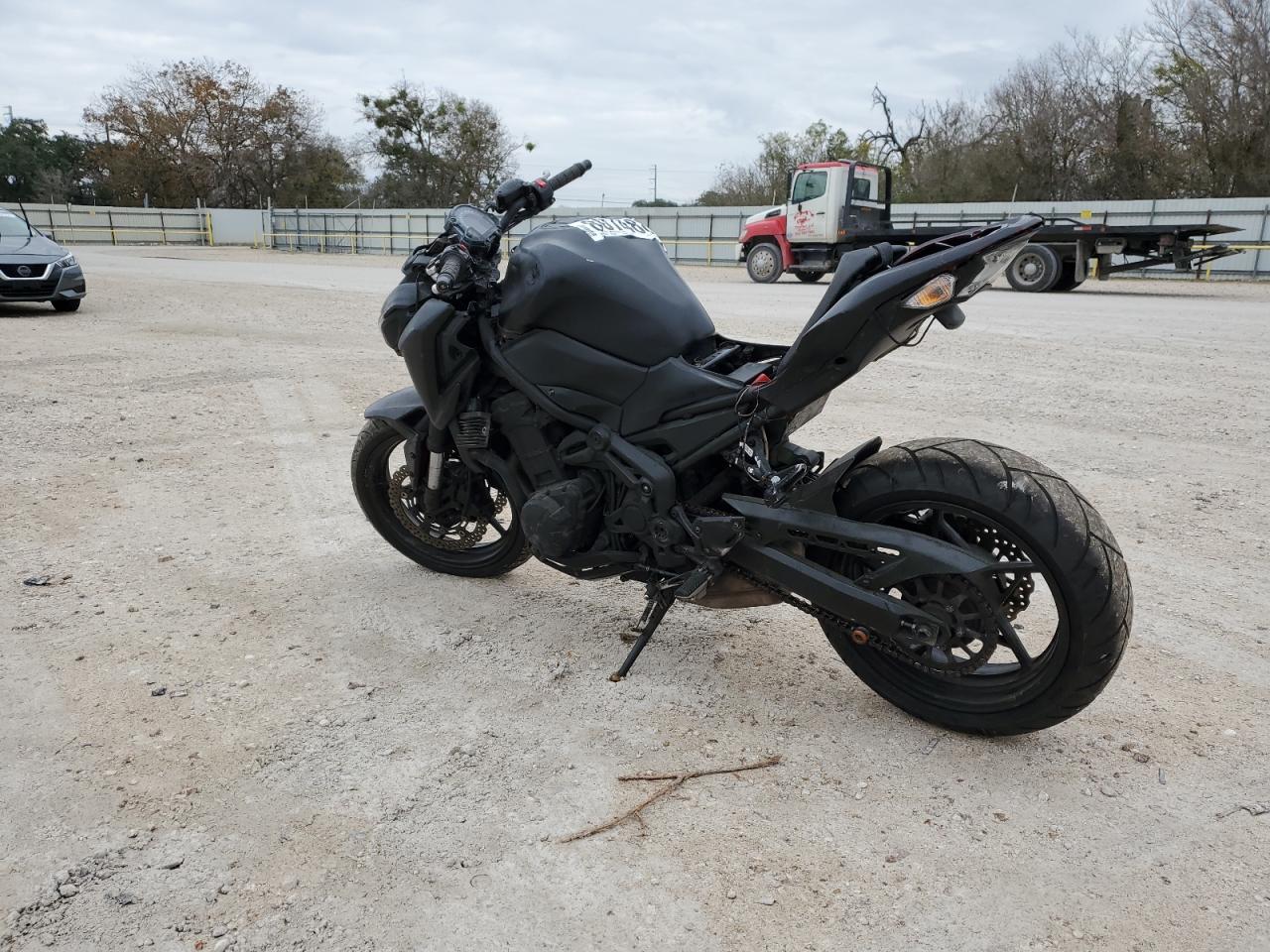 Obraz 3 z 2018 KAWASAKI ZR900  2018 z VIN JKAZR2B14JA003343