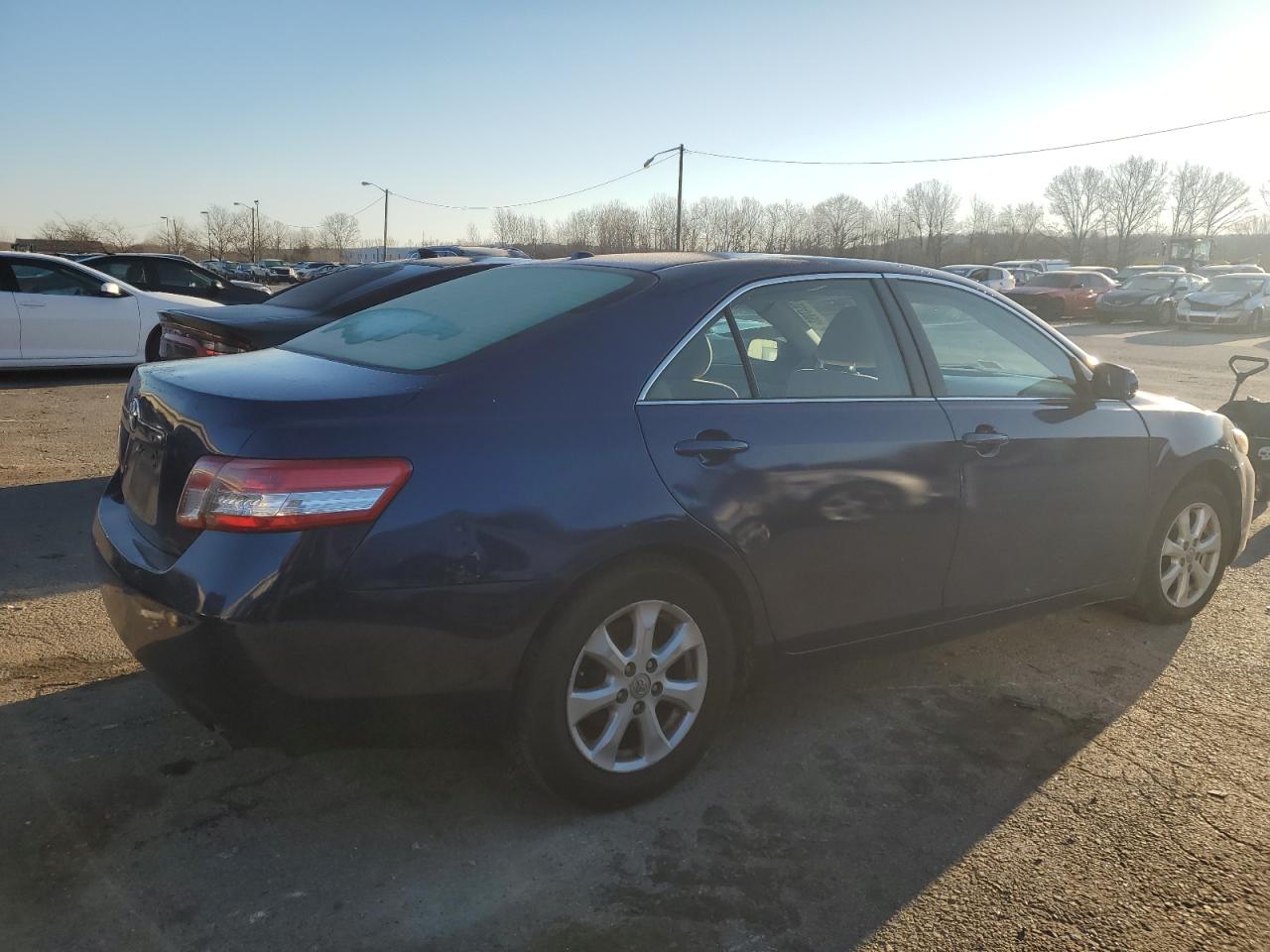 Obraz 3 z 2011 TOYOTA CAMRY BASE 2011 z VIN 4T1BF3EK0BU658167