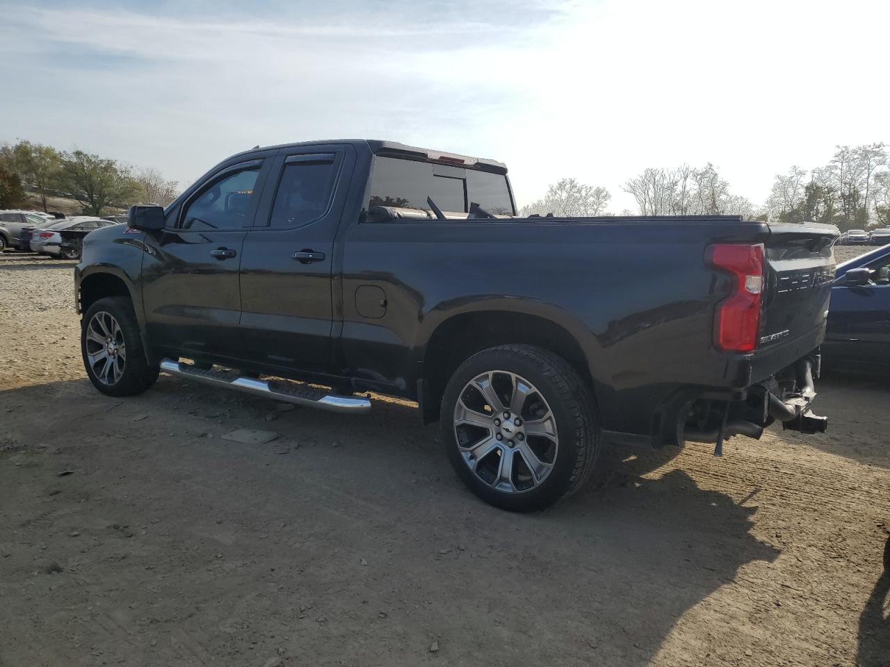 Image 2 of 2019 CHEVROLET SILVERADO K1500 RST 2019 with VIN 1GCRYEED0KZ221959