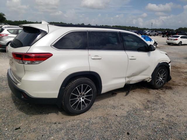 Image 3 of 2018 TOYOTA HIGHLANDER SE 2018 with VIN 5TDJZRFH9JS546273
