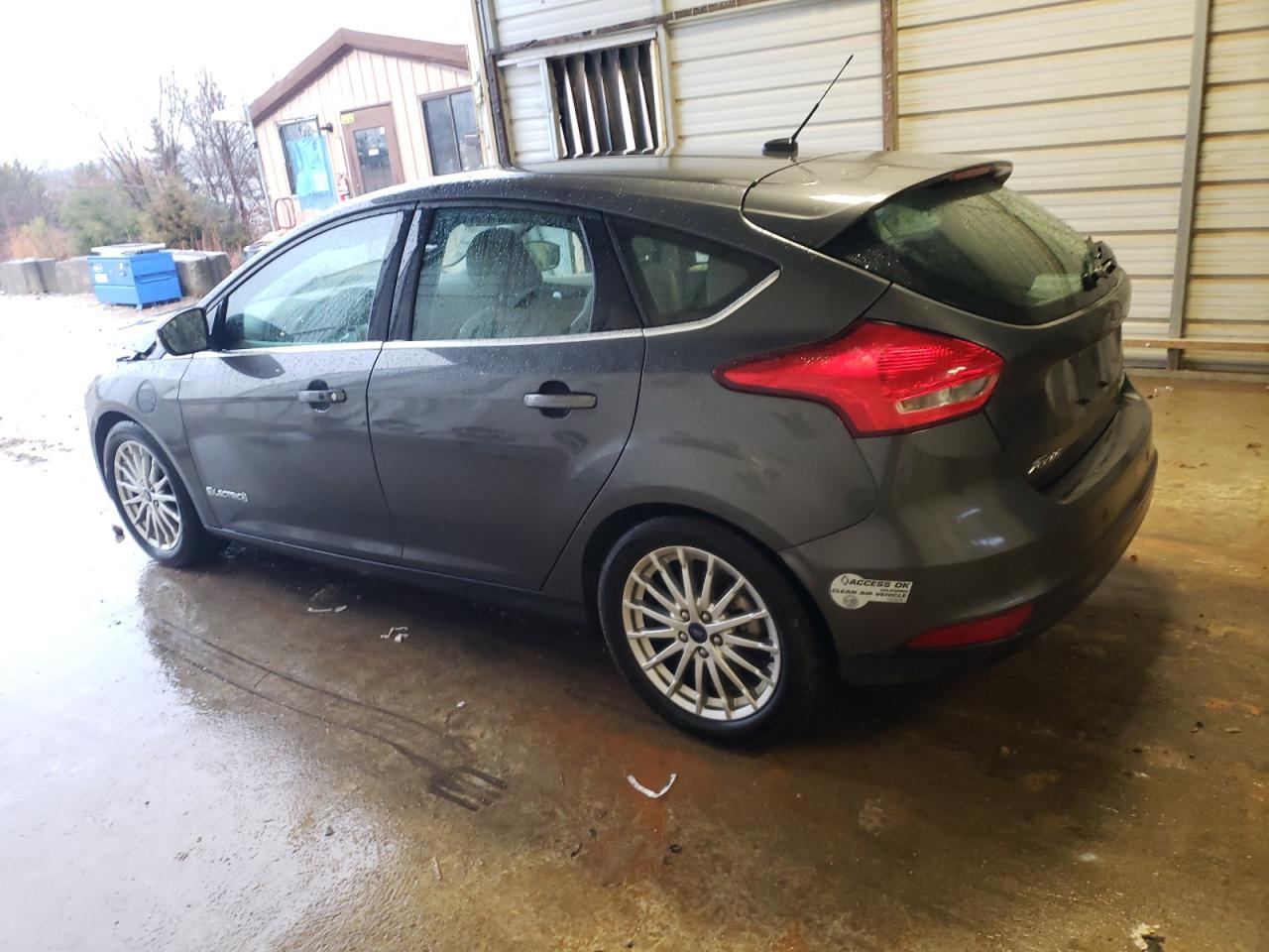 Image 2 of 2016 FORD FOCUS BEV 2016 with VIN 1FADP3R42GL362348