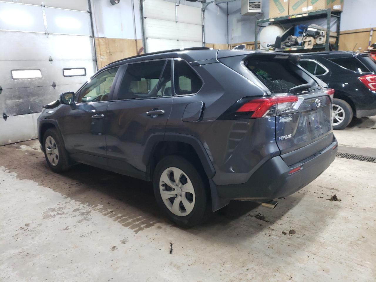 Изображение 2 2019 TOYOTA RAV4 LE 2019 с VIN JTMG1RFV4KD008021