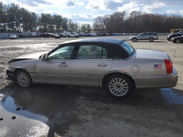 Image 2 of 2003 LINCOLN TOWN CAR SIGNATURE 2003 with VIN 1LNHM82W33Y622326