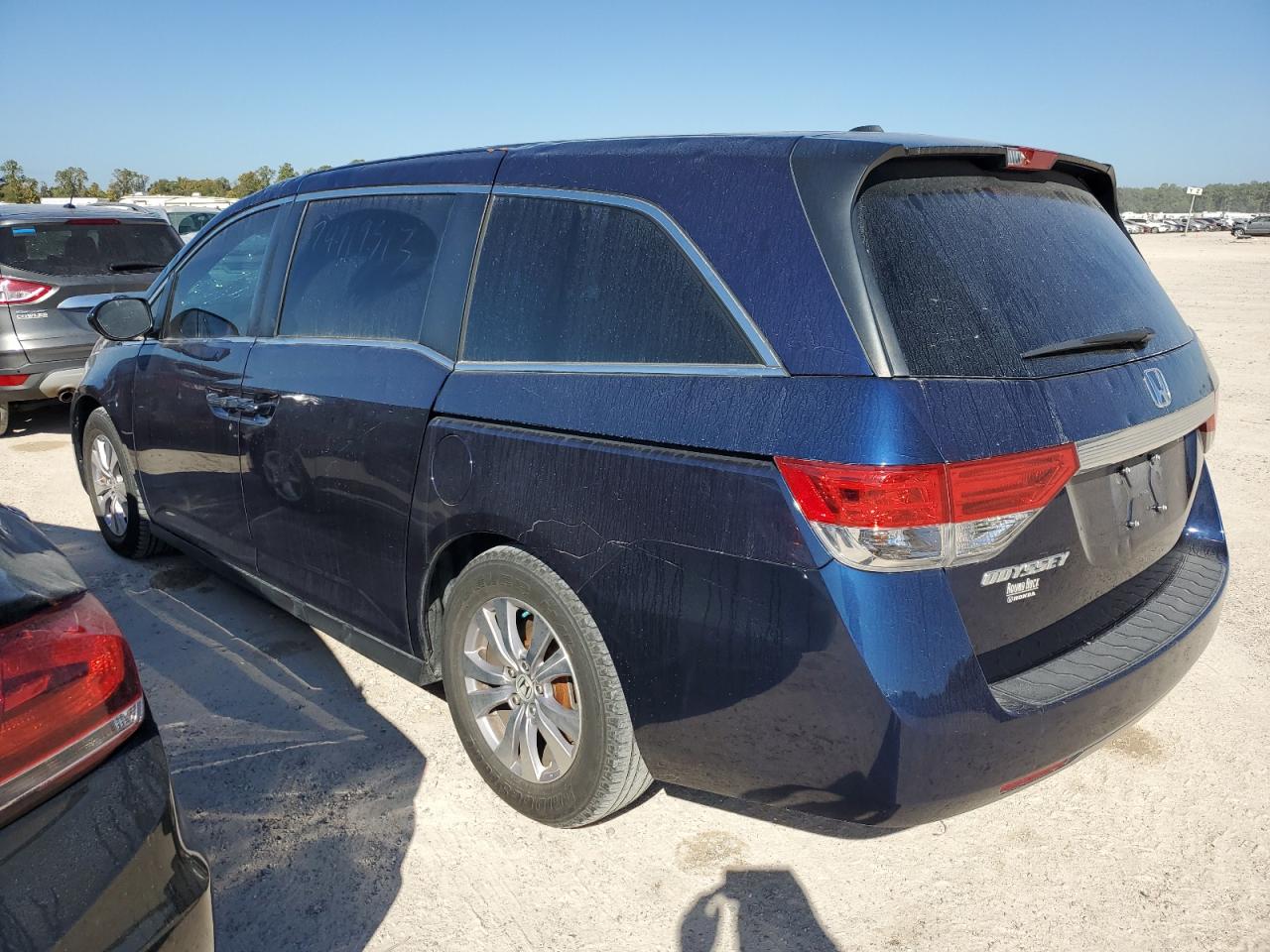 Image 2 of 2015 HONDA ODYSSEY EXL 2015 with VIN 5FNRL5H67FB101776
