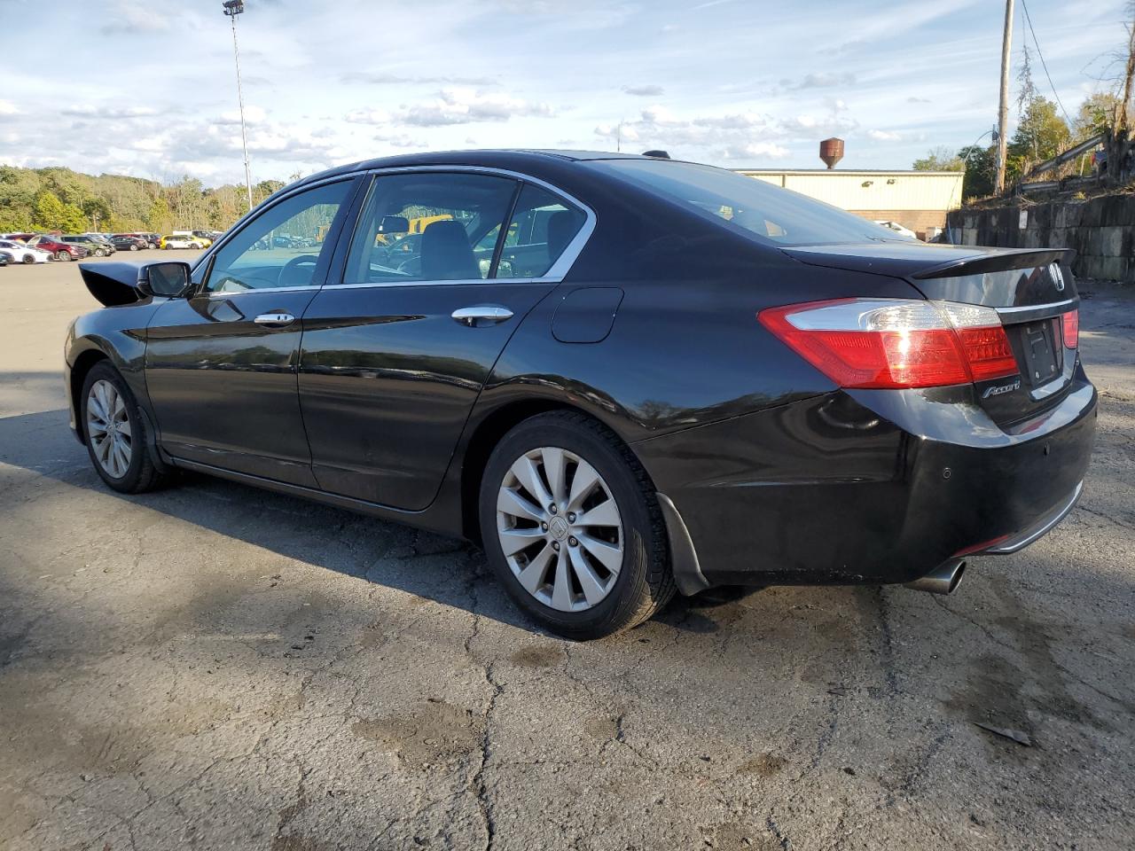 Image 2 of 2013 HONDA ACCORD TOURING 2013 with VIN 1HGCR3F97DA030625
