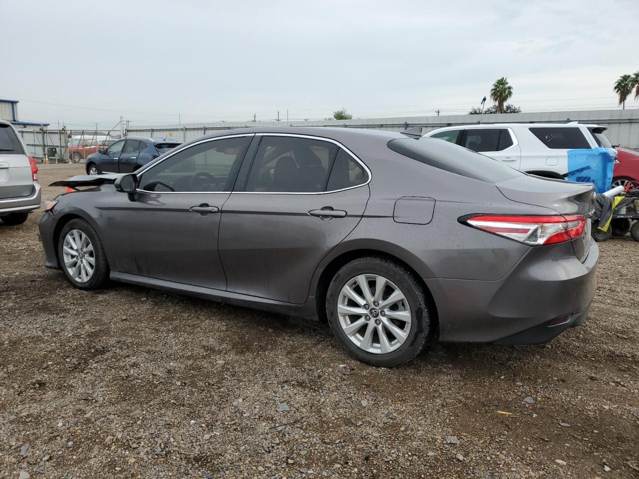 Изображение 2 2020 TOYOTA CAMRY LE 2020 с VIN 4T1C11AK1LU328696