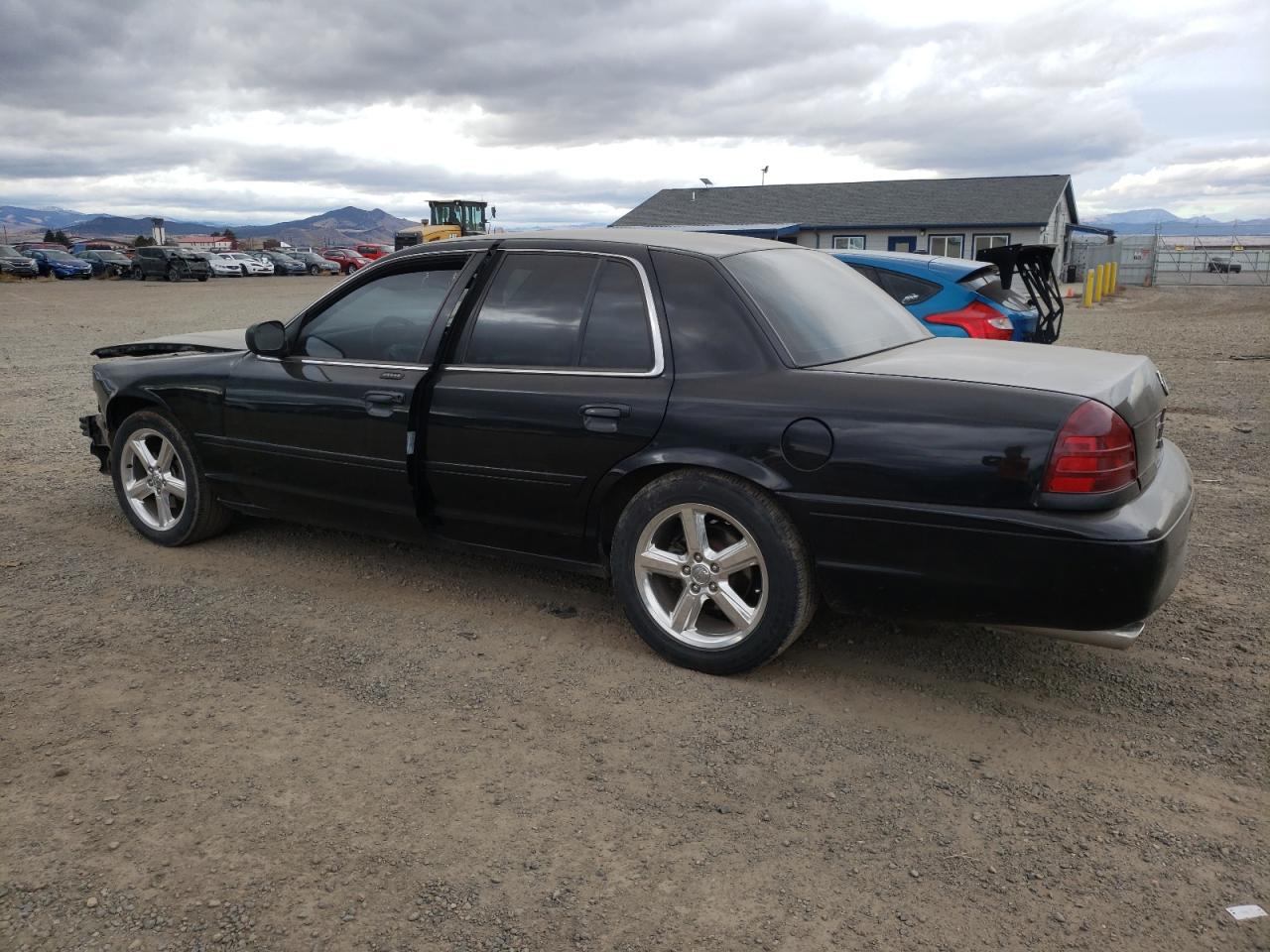 Изображение 2 2003 MERCURY MARAUDER  2003 с VIN 2MEHM75V13X613608