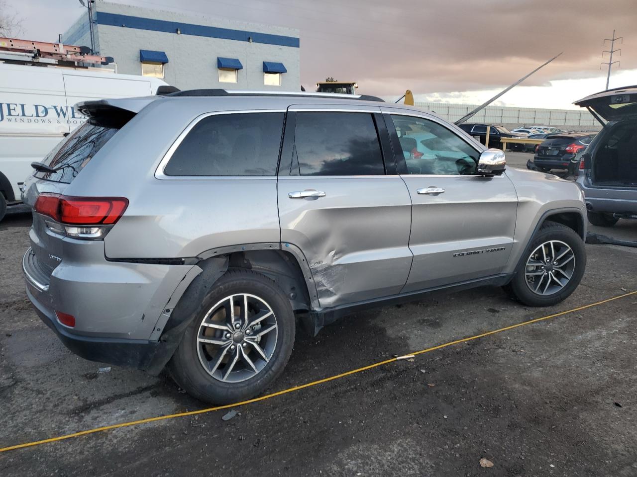 Image 3 of 2020 JEEP GRAND CHEROKEE LIMITED 2020 with VIN 1C4RJEBG4LC294873