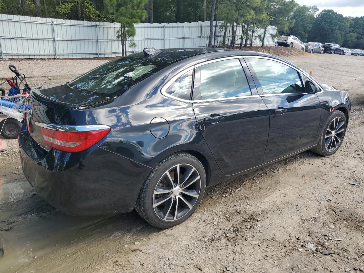 Image 3 of 2016 BUICK VERANO SPORT TOURING 2016 with VIN 1G4PW5SK0G4133123