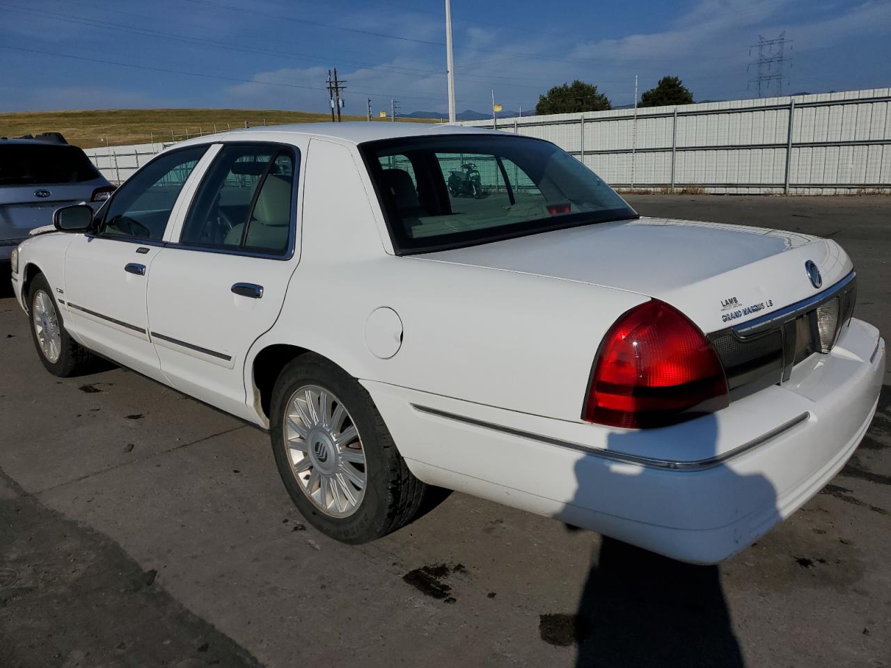 Image 2 of Mercury Grand Marquis Ls 2010 with VIN 2MEBM7FV1AX621810