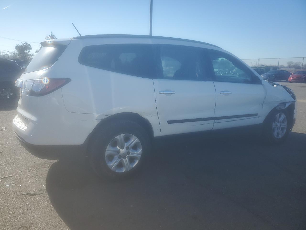 Obraz 3 z 2015 CHEVROLET TRAVERSE LS 2015 z VIN 1GNKVFED5FJ239708