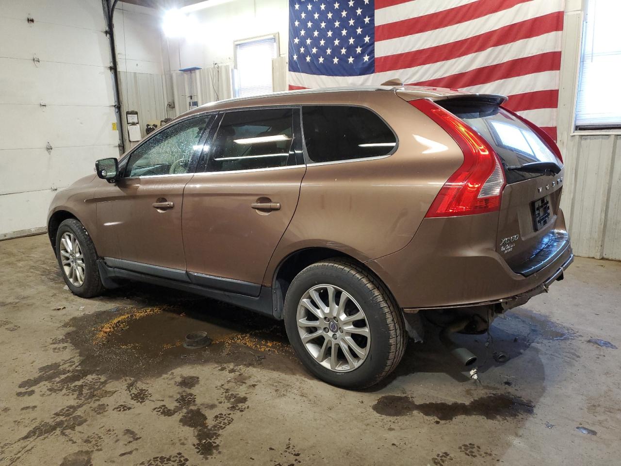 Image 2 of 2010 VOLVO XC60 T6 2010 with VIN YV4992DZ9A2050156