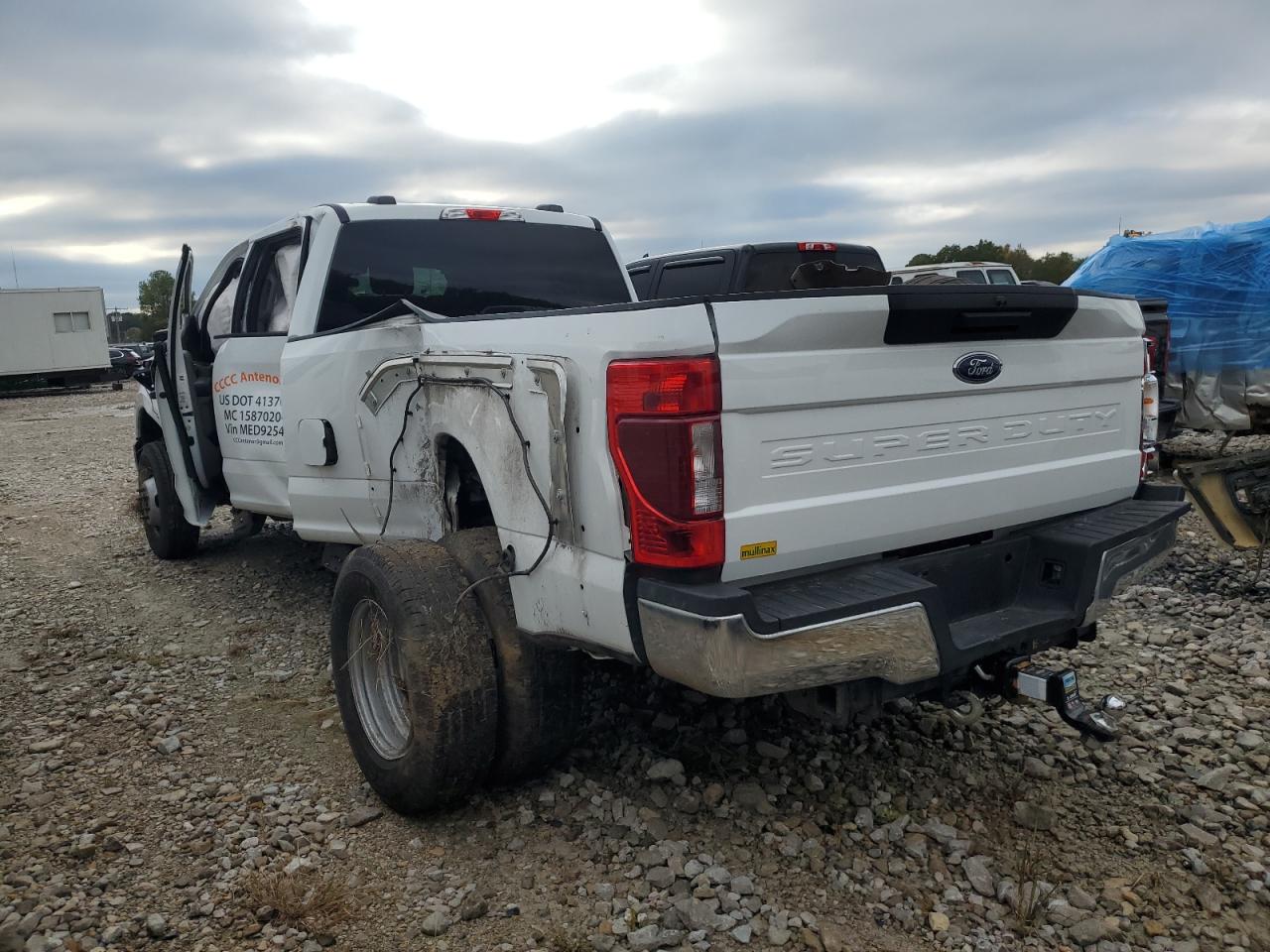 Image 2 of 2021 FORD F350 SUPER DUTY 2021 with VIN 1FT8W3DT6MED92546