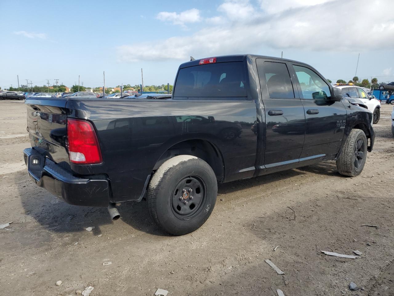 Image 3 of 2019 RAM 1500 CLASSIC TRADESMAN 2019 with VIN 1C6RR6FG1KS574108