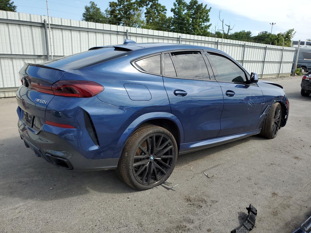 Obraz 3 z 2021 BMW X6 M50I 2021 z VIN 5UXCY8C09M9E71664