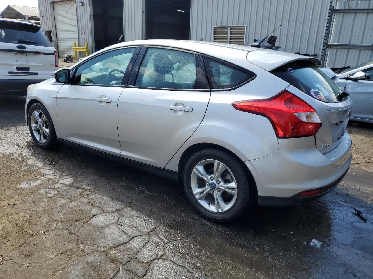 Image 2 of 2012 FORD FOCUS SE 2012 with VIN 1FAHP3K25CL125597