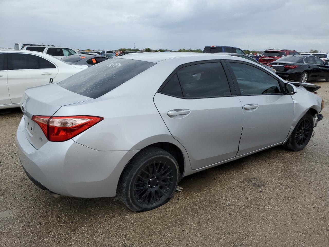 Изображение 3 2017 TOYOTA COROLLA L 2017 с VIN 5YFBURHE9HP608716