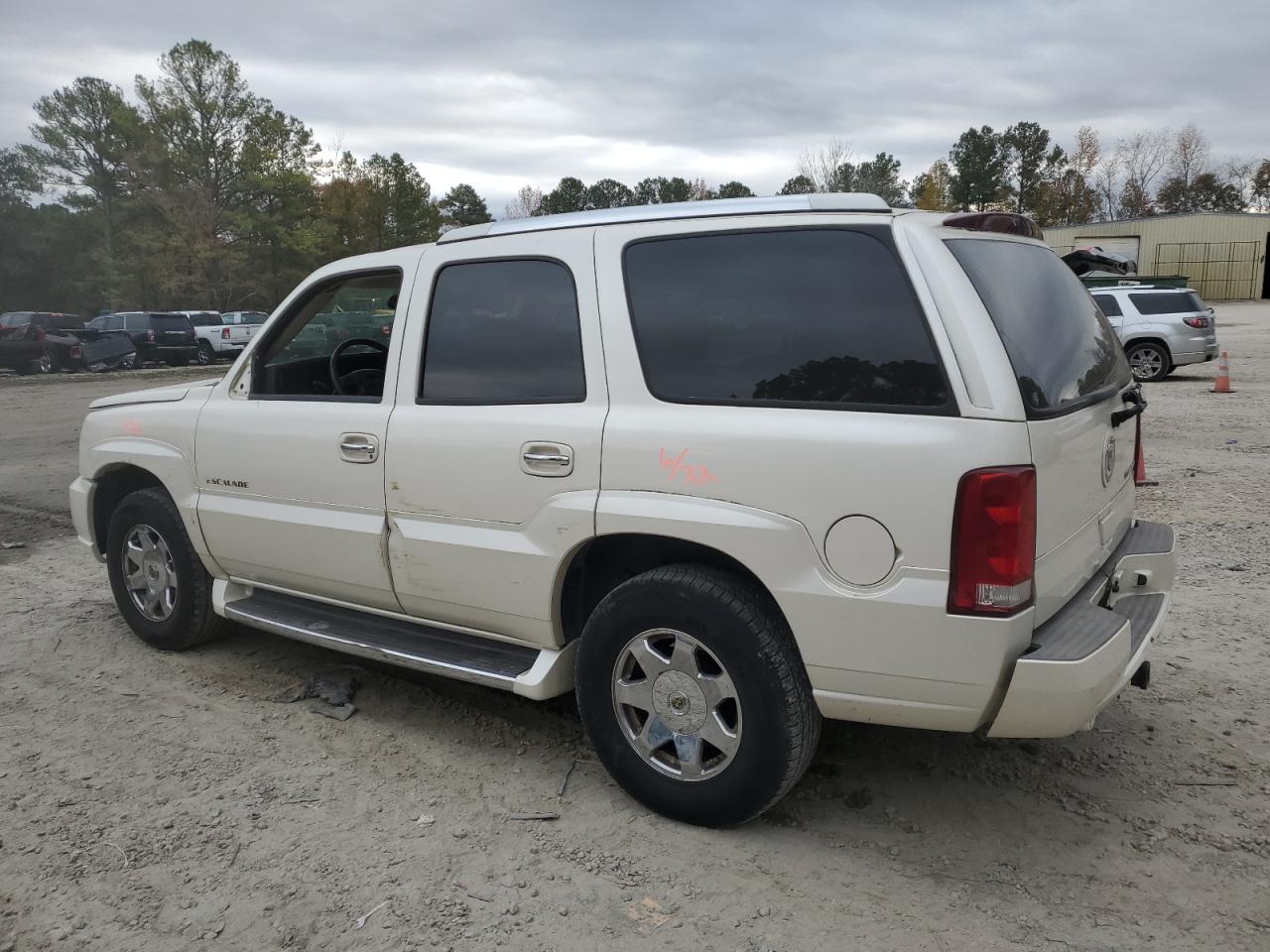 Image 2 of 2004 CADILLAC ESCALADE LUXURY 2004 with VIN 1GYEK63N14R314827