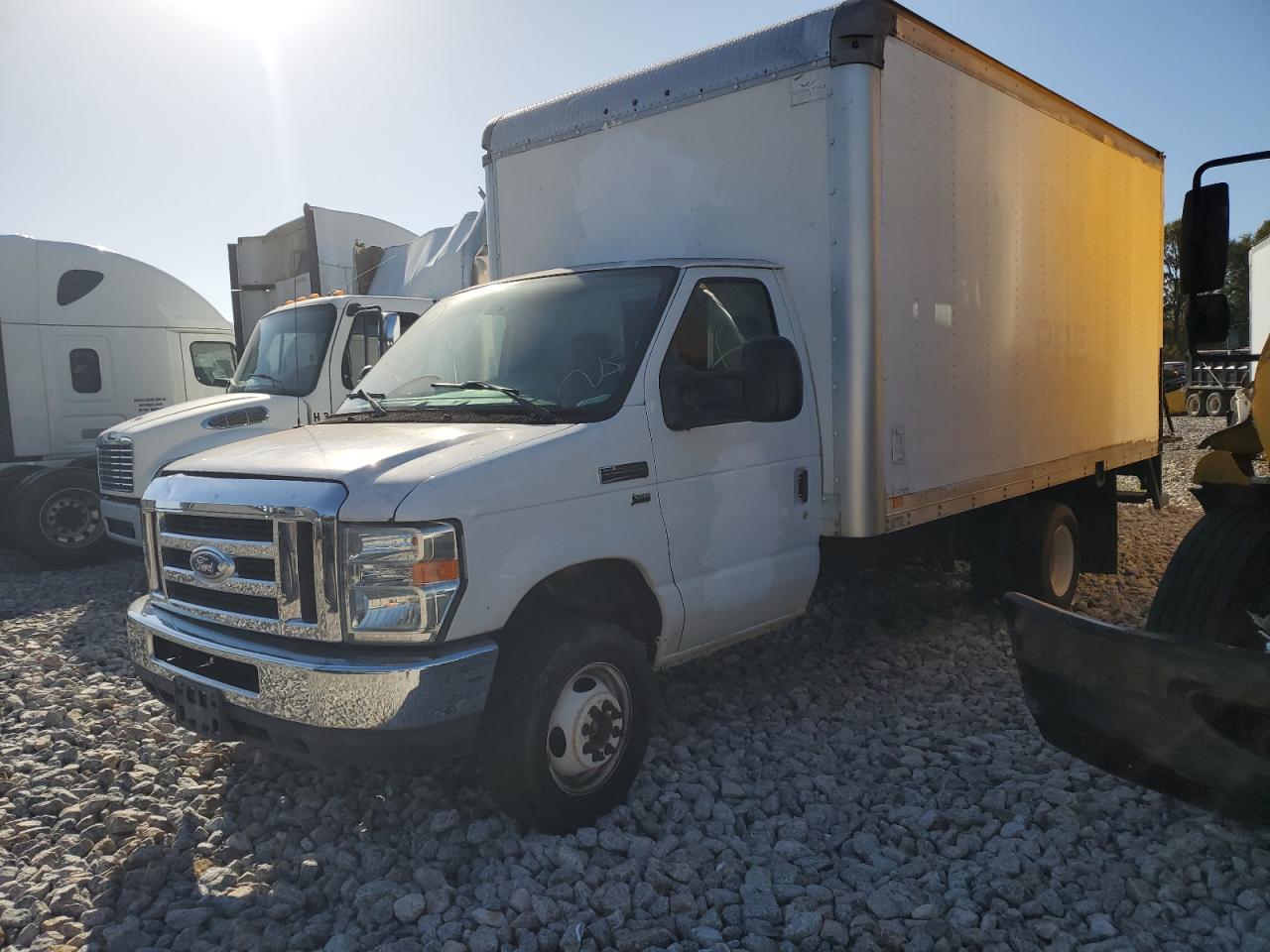 Image 1 of 2014 FORD ECONOLINE E350 SUPER DUTY CUTAWAY VAN 2014 with VIN 1FDWE3FL0EDB15322