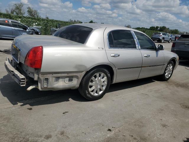 Изображение 3 2010 LINCOLN TOWN CAR SIGNATURE LIMITED 2010 с VIN 2LNBL8CV1AX602068