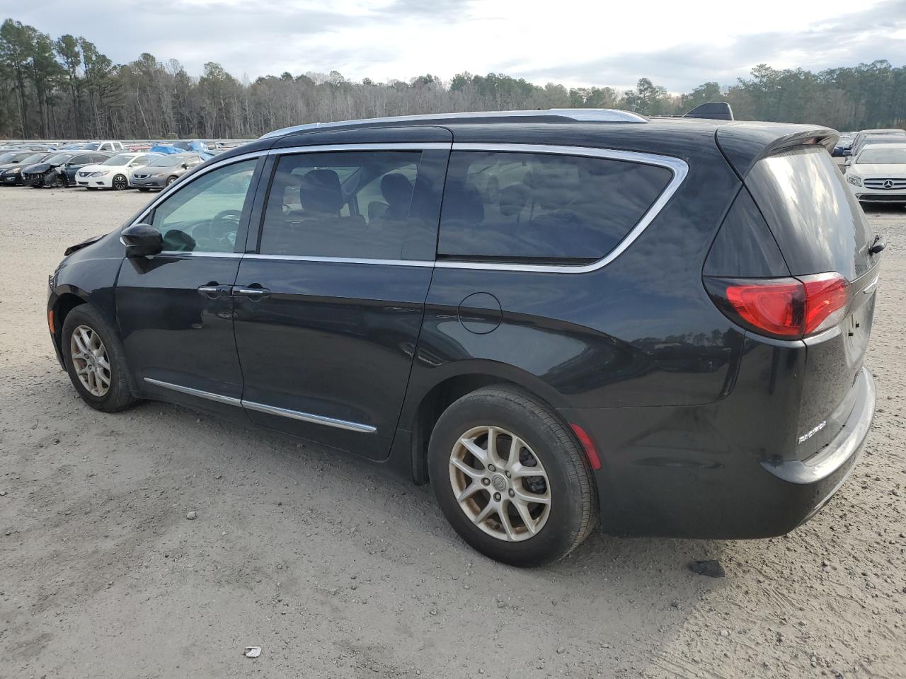 Image 2 of 2020 CHRYSLER PACIFICA TOURING L 2020 with VIN 2C4RC1BG3LR225070