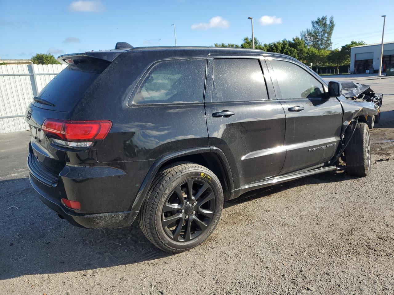 Изображение 3 2017 JEEP GRAND CHEROKEE LAREDO 2017 с VIN 1C4RJFAG7HC769639