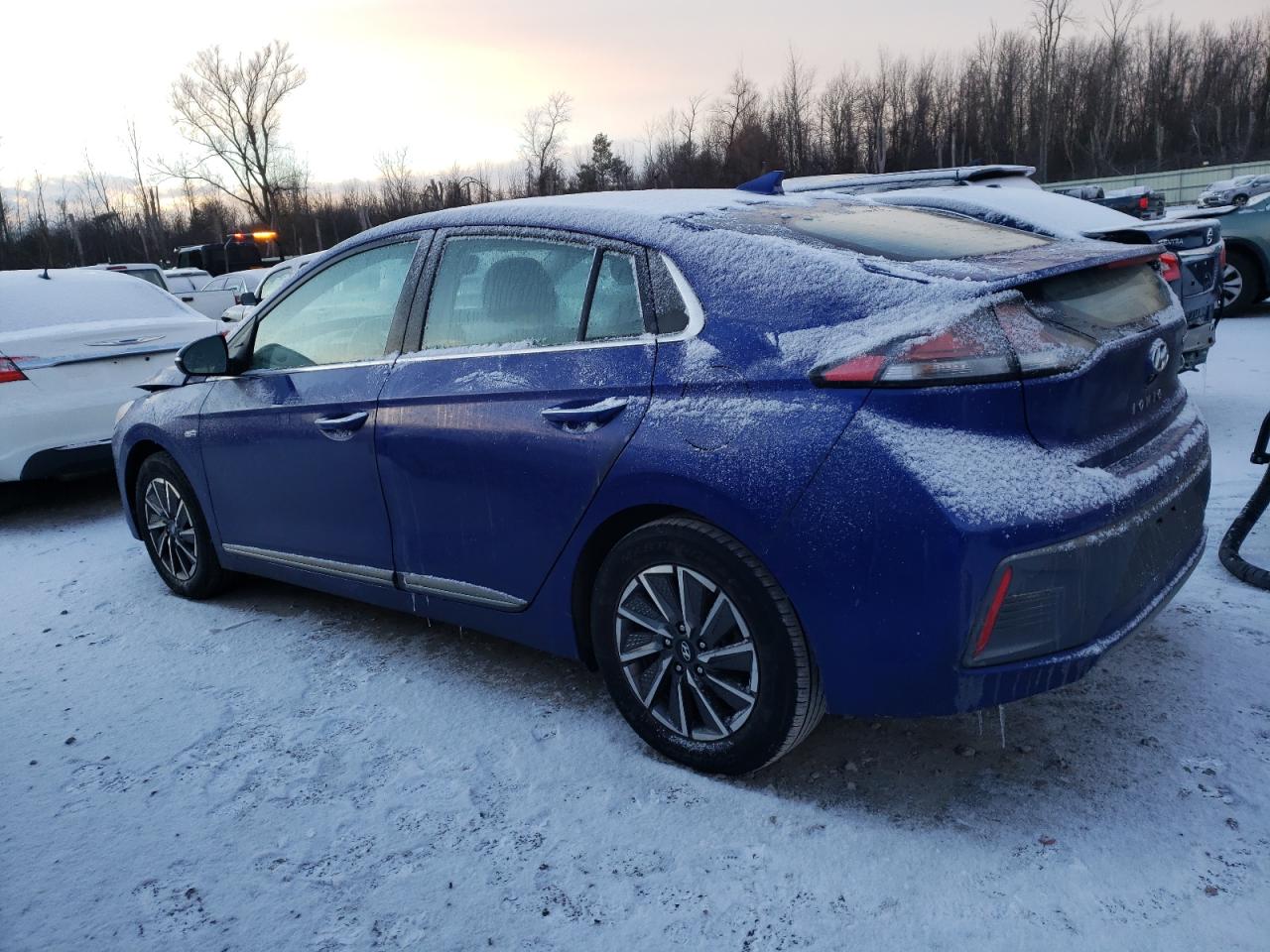 Image 2 of 2020 HYUNDAI IONIQ LIMITED 2020 with VIN KMHC85LJ0LU073062