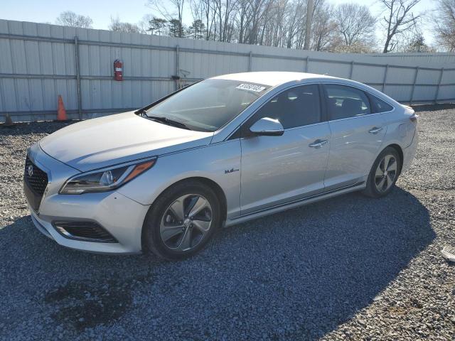 Image 1 of 2016 HYUNDAI SONATA HYBRID 2016 with VIN KMHE34L10GA031905
