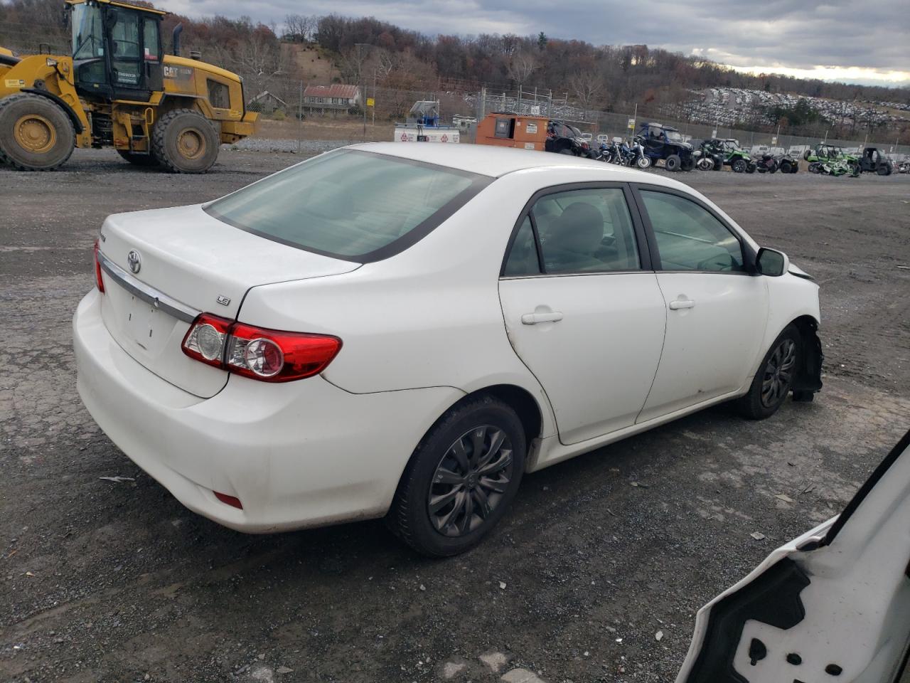 Obraz 3 z 2013 TOYOTA COROLLA BASE 2013 z VIN 2T1BU4EEXDC089662