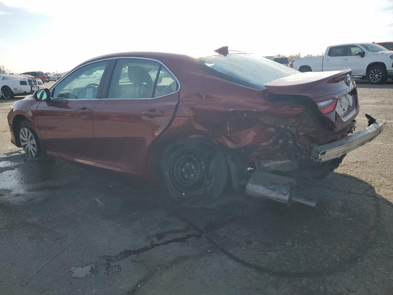 Obraz 2 z 2022 TOYOTA CAMRY LE 2022 z VIN 4T1C31AK2NU596699