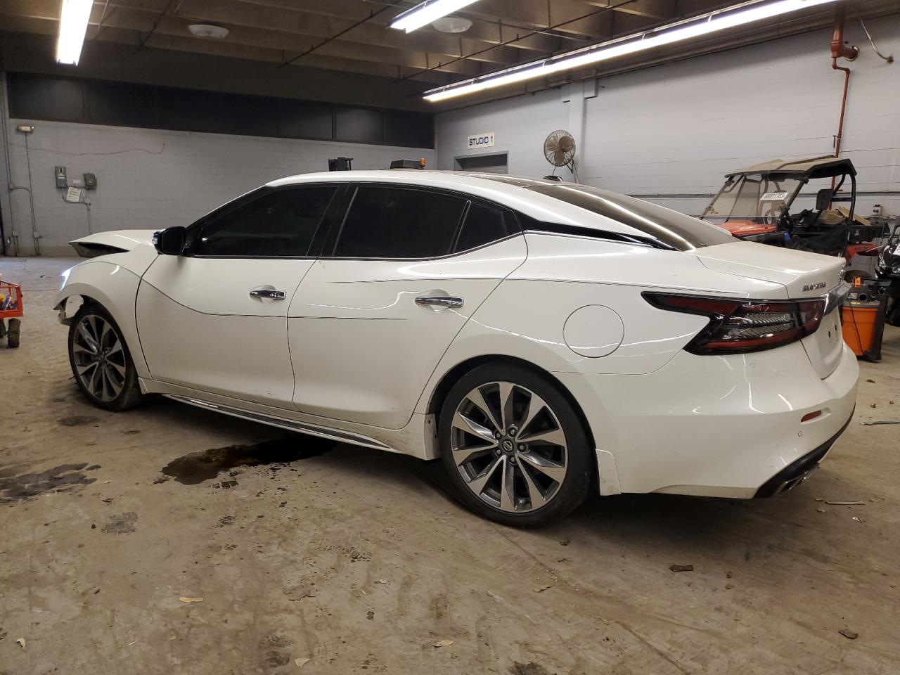 Изображение 2 2022 NISSAN MAXIMA PLATINUM 2022 с VIN 1N4AA6FV4NC501010
