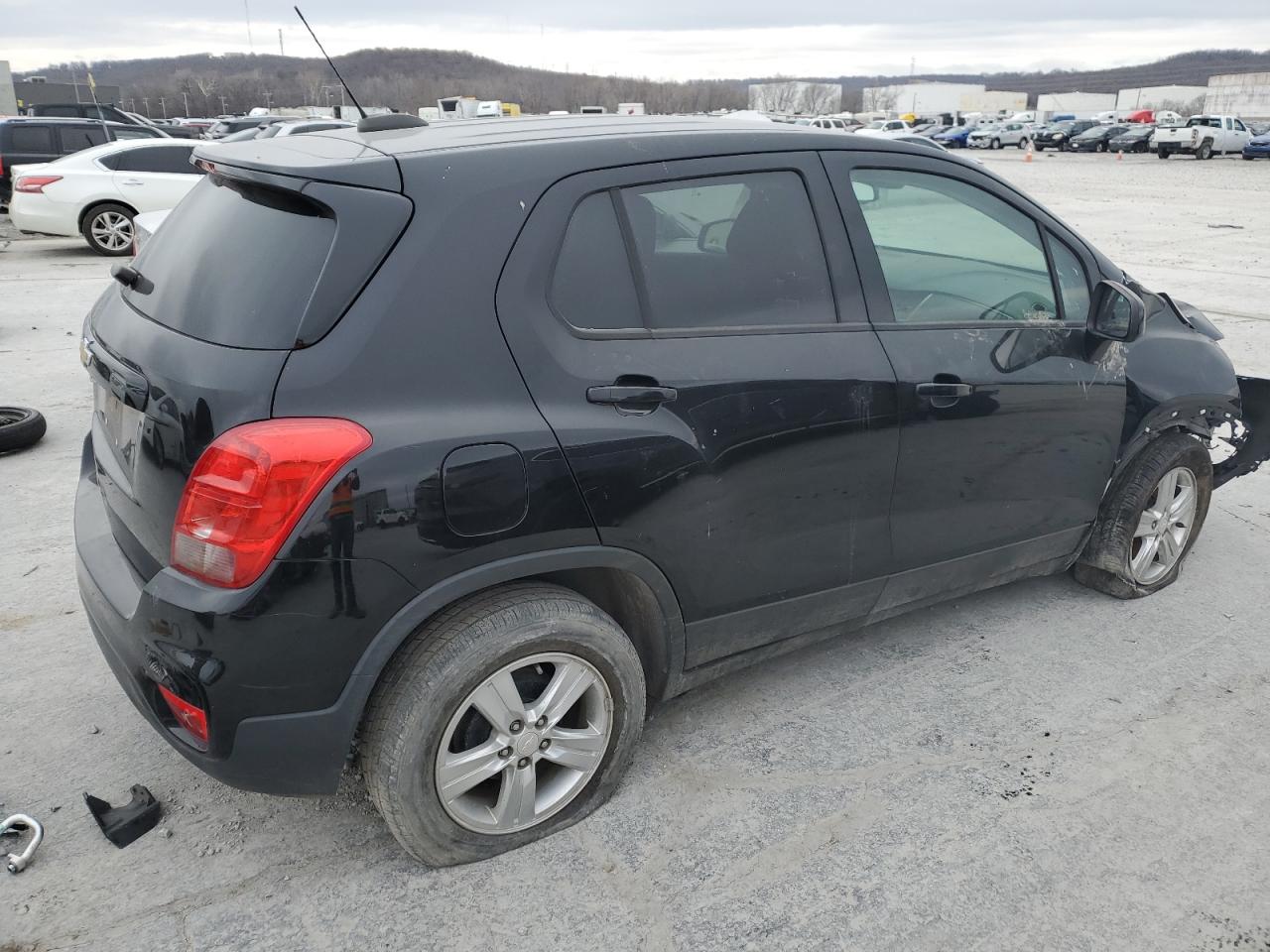 Obraz 3 z 2019 CHEVROLET TRAX LS 2019 z VIN 3GNCJKSB1KL213122